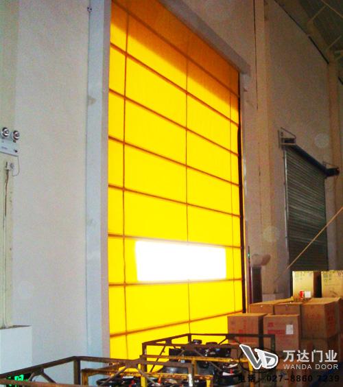 东方工厂堆积门